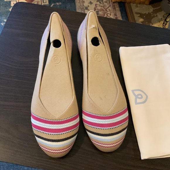 Rothy’s Size 11 Camel Ribbon Stripe Unicorn Pair!! - Picture 2 of 6